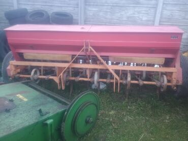 Зерновые сеялки: Сеялки зерновые - Amazone D8-30 Super: навесная зерновая сеялка — 8