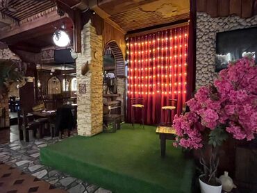 Restoran, kafelər: Nərimanov rayonu, Əhməd Rəcəblidə, ümumi sahəsi 400 kv/m-dən çox olan — 9