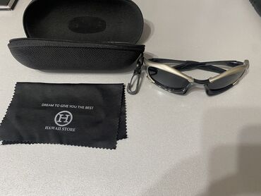 защитные очки: Очки Oakley
В хорошем качестве 
Новые