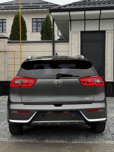 Kia: Kia Niro: 2017 г., 1.6 л, Гибрид — 9
