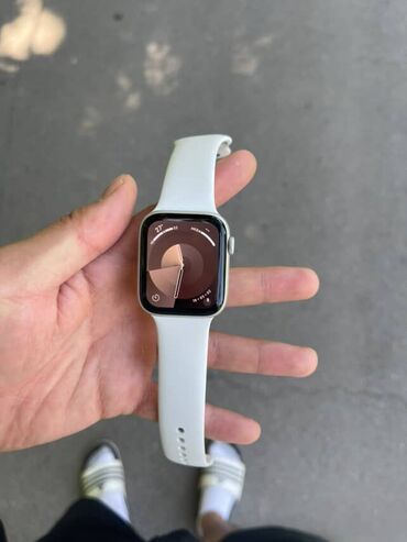 Спортивные часы: Продаю Apple Watch Se (2 nd Gen) 44mm
32 гб
Акб 96% — 1