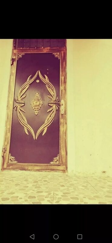 Günlük kirayə evlər: 80 kv. m, 3 otaqlı, İnternet, Telefon, Qaz — 24