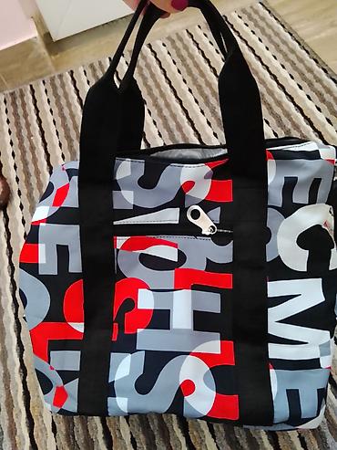 pull and bear rs: Lepa torba 1400din — 1
