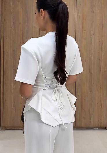 Kompleti: ✅Dvonodelni ženski komplet – top i pantalone
✅3200 — 6