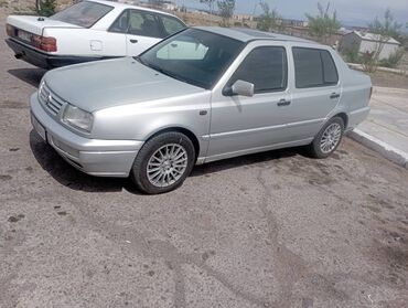 машине вента: Volkswagen Vento: 1995 г., 1.8 л, Механика, Газ, Седан