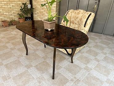 taxta satilir: Oval formalı yemək/çay masası - Material: taxta karkas, parlaq laklı — 2