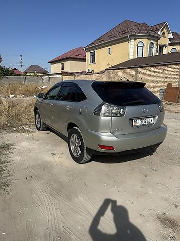 авто кроссовер: Кроссовер (праворульный) серебристого цвета в кузове 5‑дверный SUV — 3