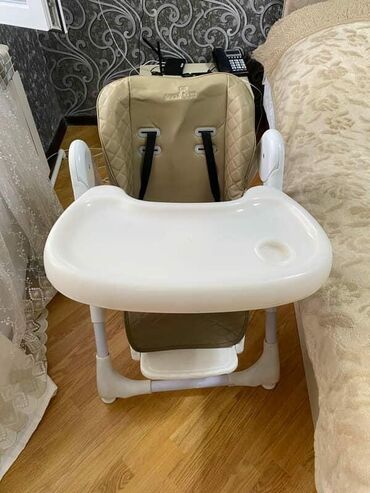 Yemək masaları, oturacaqları: Uşaq yemek masası satlir 55 azn . Heç istifade olunmayıb.Gence