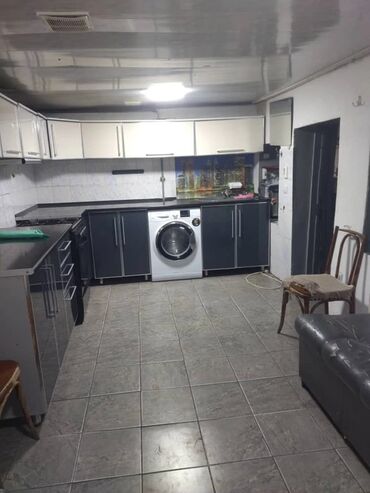 продаю частный дом в бишкеке: 40 кв. м, 4 бөлмө, Жертөлө, ороо, Забор, тосулган