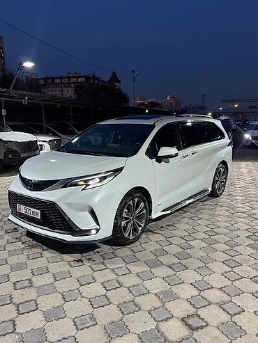 Toyota Granvia: 2024 г., 2.4 л, Автомат, Гибрид, Минивэн