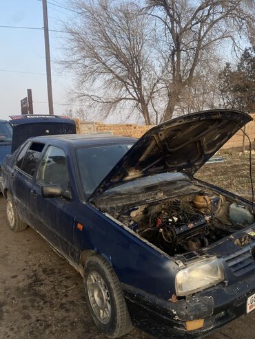 Volkswagen: Volkswagen Vento: 1992 г., 1.6 л, Механика, Бензин, Седан at lalafo.kg — 7 Volkswagen: Volkswagen Vento: 1992 г., 1.6 л, Механика, Бензин, Седан — 7