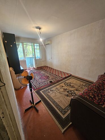 байтик баатыр: 2 комнаты, 42 м², 104 серия, 2 этаж, Старый ремонт