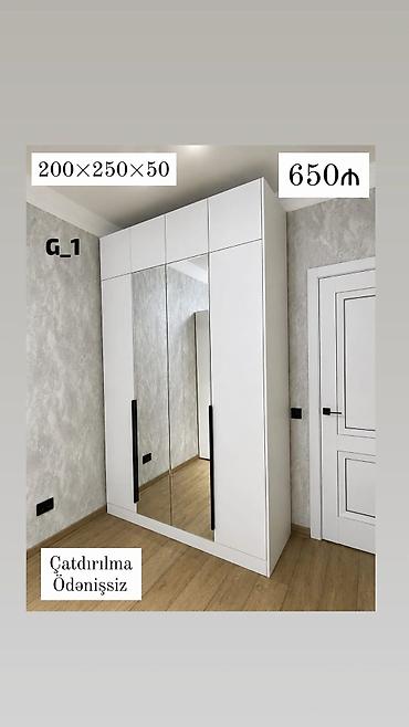 Ağ rəngli, müasir dizaynlı qarderob (model G_1). Üç qapılı ön hissə