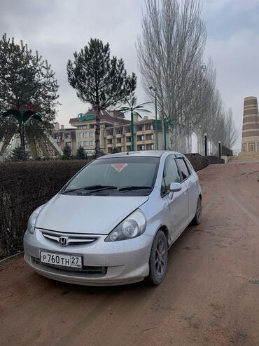 купить авто в кредит без первоначального взноса: Honda Fit: 2002 г., 1.3 л, Автоматтык, Бензин, Хетчбек