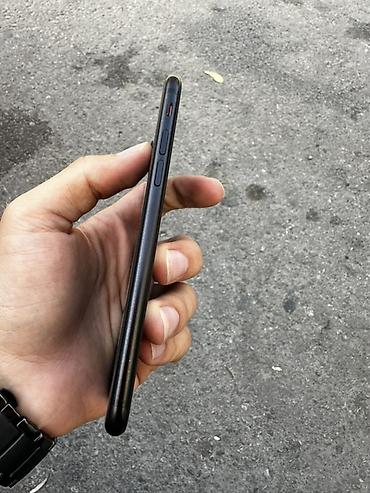 ayfon se 2020: IPhone SE 2020, Qara, Barmaq izi — 3