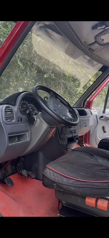 короткий спринтер: Грузовой бортовой автомобиль Mercedes-Benz Sprinter (двухрядная — 3