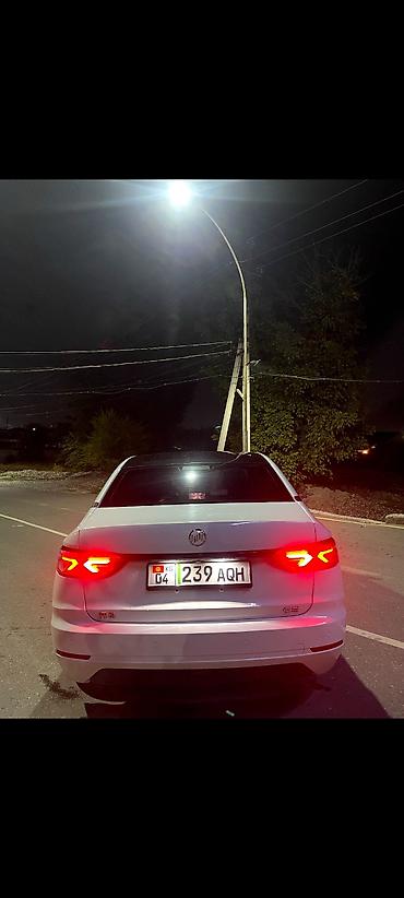 Roewe: Электромобиль Skyworth EV6 (белый седан/фастбэк) - Кузов: стильный — 4