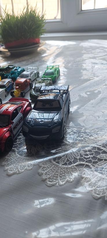 İncəsənət və kolleksiyalar: Metal oyuncaq maşınlar dəsti - Miqyas: təxminən 1:64 - Korpus: metal — 10