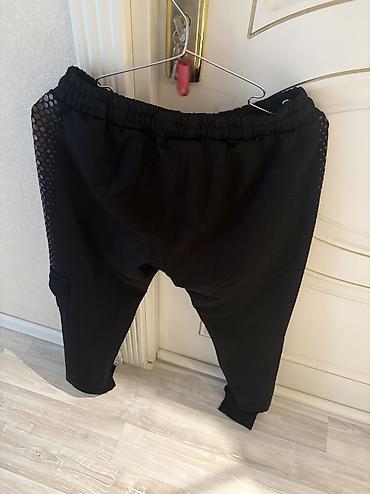 oversize şalvar: Qara kargo şalvar. Boy 150-160 uyğun. Ölçü M, L uyğun. Çatdırılma — 2