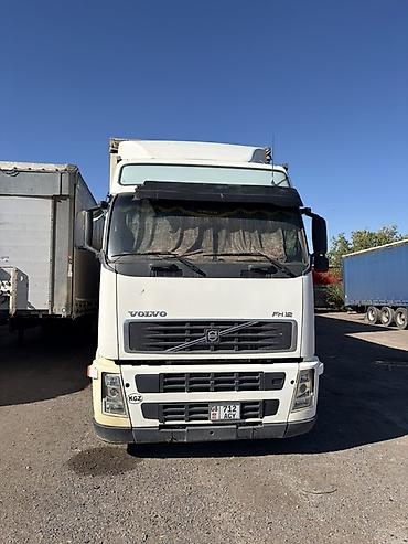 грузовые тягач: Тягач, Volvo, Тентованный — 1