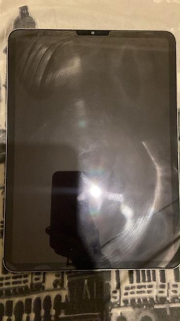 kreditgo space: Apple iPad Pro (11") planşet - Model: iPad Pro 11" (Face ID üçün üst — 1