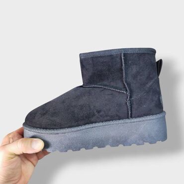 Ugg obuća: Ugg čizmice NOVO

Novo
Brojevi 36 do 41

fb Moja Kupovina 1 — 8