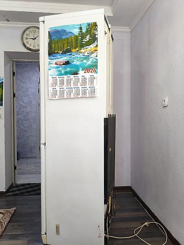 Холодильник Indesit, двухкамерный, с нижней морозильной камерой