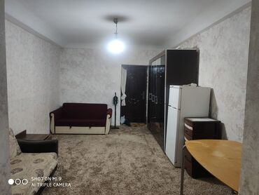 Uzunmüddətli kirayə mənzillər: Qarayevde 5/3 mertebesinde 1 otaqli ev 350 azn mûşderi ferqi yoxdu