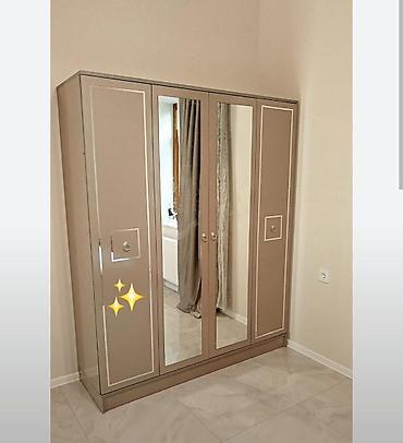 Üç qapılı paltar dolabı - Dizayn: Zərif bej/rəngli korpus, dekorativ
