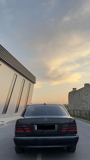 s klass guzgu: Mercedes-Benz E 220: 2.2 l | 2000 il Sedan — 5