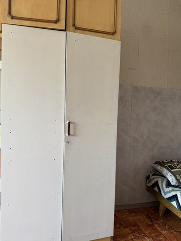 шифоньер четырехстворчатый: Кийим салуучу шкаф, Колдонулган, Түз, Башка материал