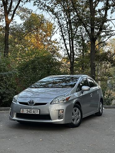Toyota: Toyota Prius: 2011 г., 1.8 л, Вариатор, Гибрид, Хэтчбэк — 10