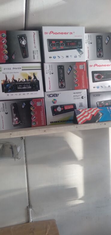 Другие аксессуары: Продаю товар для авто.В продаже имеются автомагнитолы( Радио- — 6