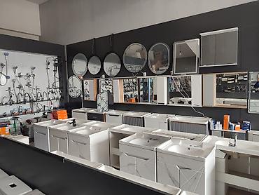 Унитазы: Унитаз COCO белого цвета с напольным креплением и квадратной чашей — 3