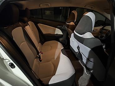 byd e6: Toyota Prius: 2020 г., 1.8 л, Вариатор, Гибрид, Седан — 9