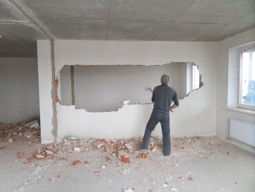 строители нужны: Услуги разнорабочих: -Демонтаж стен, стен и т.д -траншеи, подкопы