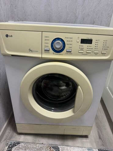 стиральная машинка продаю: Стиральная машина LG, Б/у, Автомат, До 5 кг