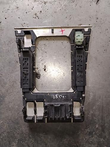 консоль автомобиля: Сenter console Mercedes-Benz Б/у, Оригинал — 2