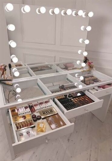 Мебель: Новый, Стол для макияжа, С зеркалом