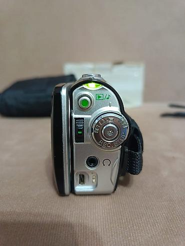 Videokameralar: Sony rəqəmsal video kamera Xüsusiyyətlər: - Maks. 12.0 MP şəkil — 8