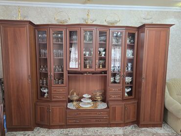 Другие мебельные гарнитуры: Продаю стенку состояние идеальное по баком пенал для посуды и для