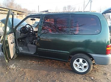 Nissan Serena: 1997 г., 1.4 л, Механика, Бензин, Минивэн