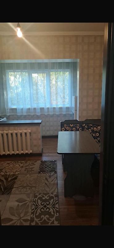 продаю 2х комнатную квартиру: 2 комнаты, 7 мкр Собственник, Семейным, от 1 года, С мебелью частично — 2