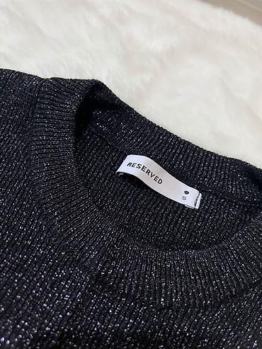 second hand vrnjacka banja: RESERVED sljokicava bluza 
Velicina S moze i M 
Cena 1200 din🟨🟨 — 4