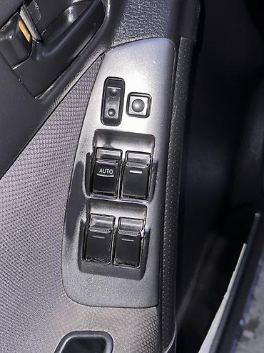 Toyota: Toyota Matrix: 2004 г., 1.8 л, Механика, Бензин, Хэтчбэк — 12