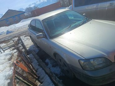 Subaru: Subaru Legacy: 2000 г., 2 л, Автомат, Бензин, Седан