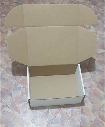 пластиковая коробка: Коробка, 38 см x 26 см x 14 см