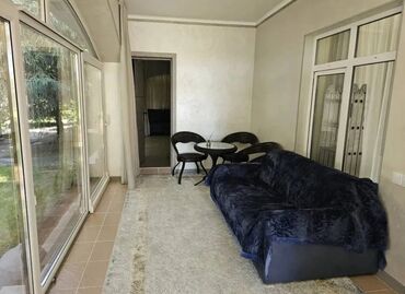 Посуточная аренда домов: 90 м², 3 комнаты, Парковка, Теплый пол, Утепленный — 4