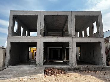 Есть 2 размера 1] шириной 4м длиной 8м 32 кв м, цена 4800 $ 2] шириной