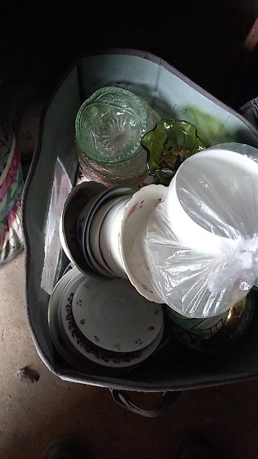 Отдам даром: Отдам даром и за символическую плату 1. 2 искусственные ёлки высота — 4